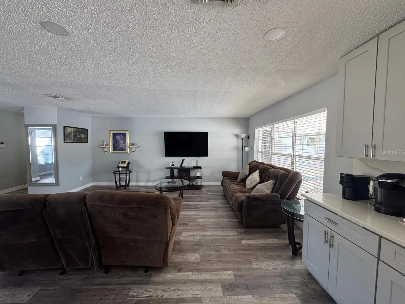 1814 PARADISE DR