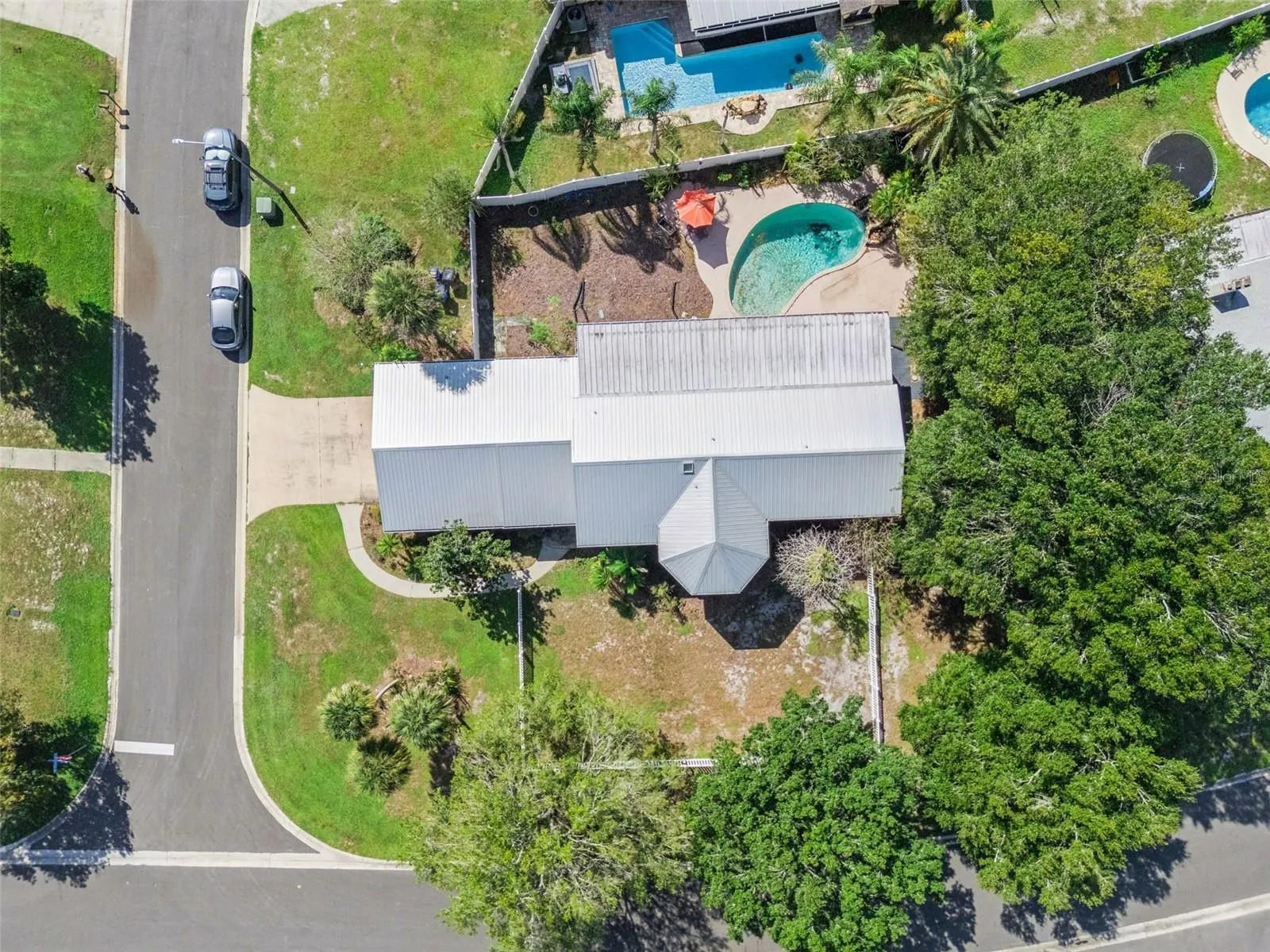 710 AVOCADO ST