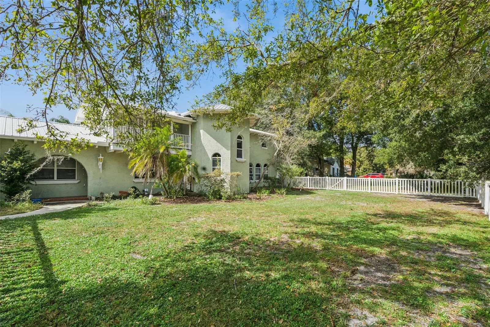710 AVOCADO ST