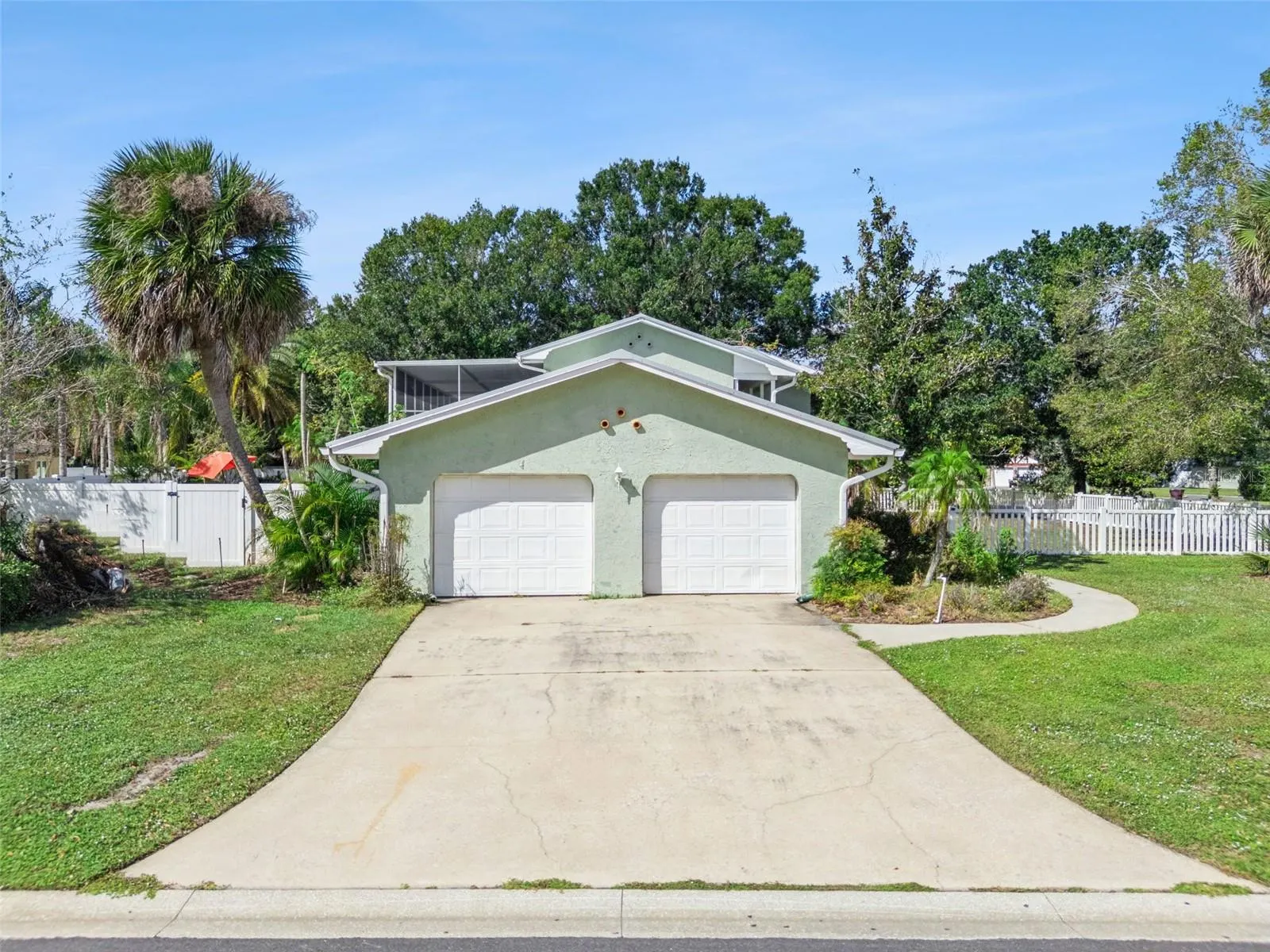 710 AVOCADO ST
