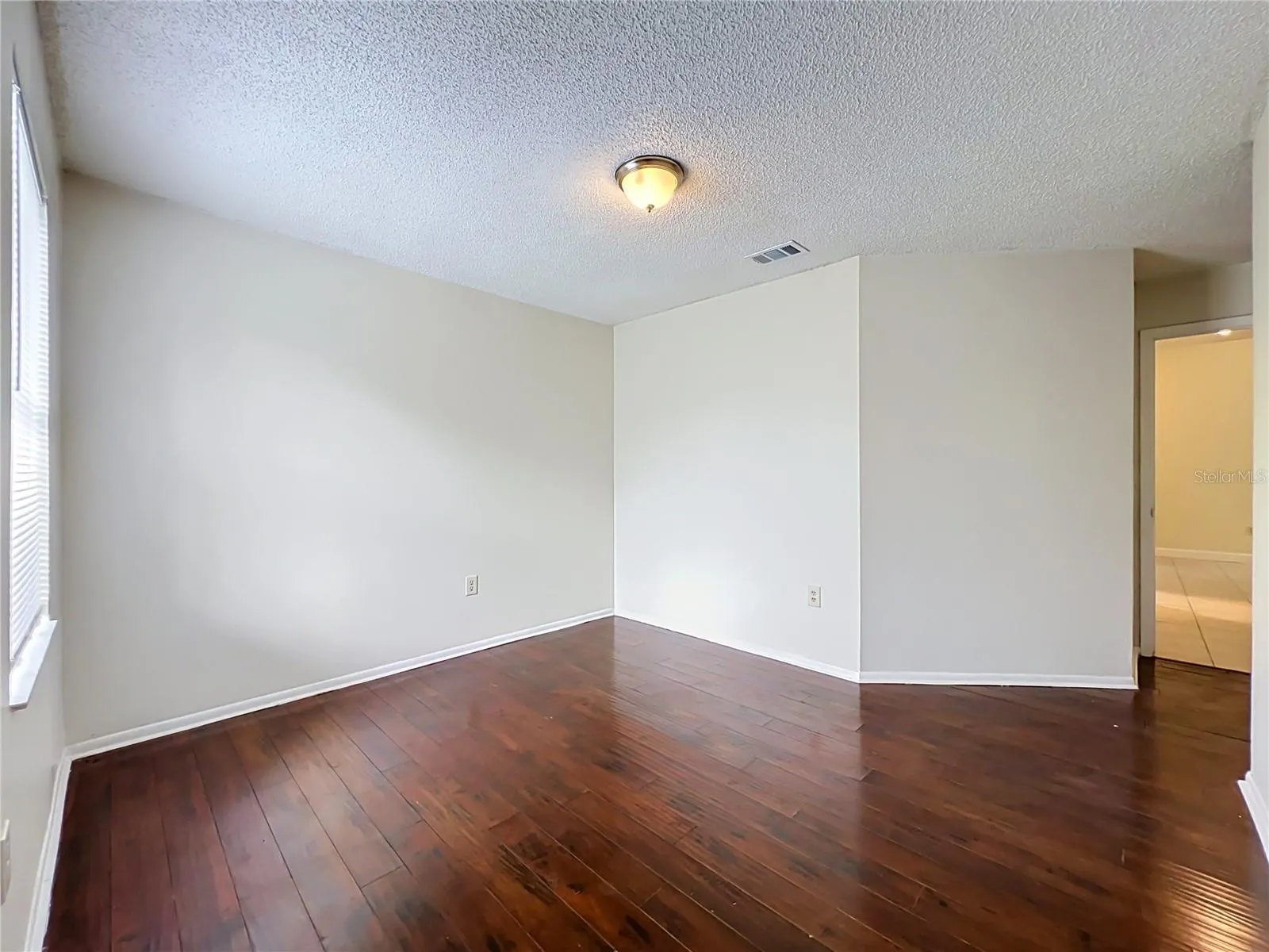 1003 WINTERBERRY LN