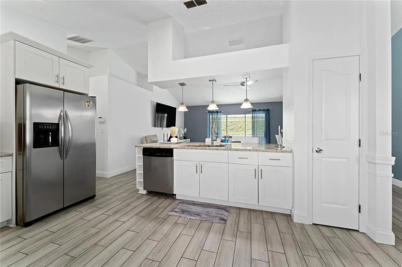 5565 LOMA VISTA LOOP