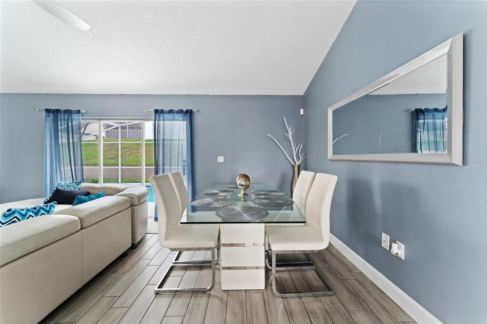 5565 LOMA VISTA LOOP