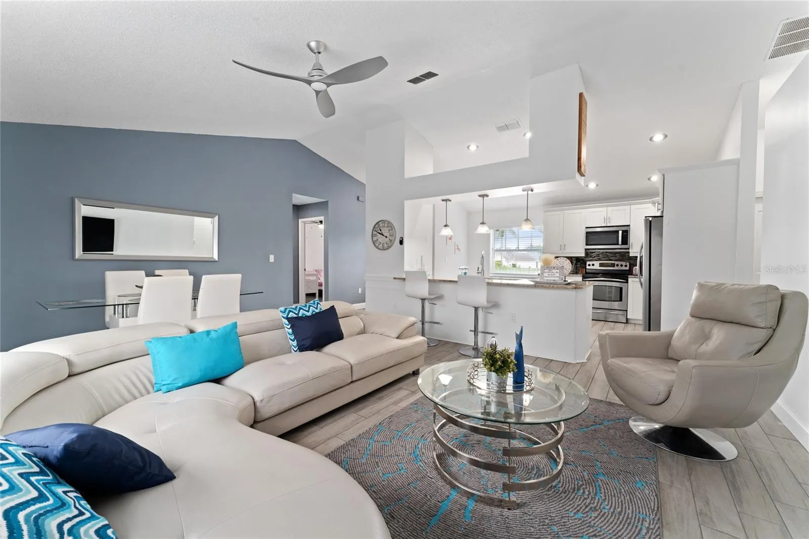 5565 LOMA VISTA LOOP