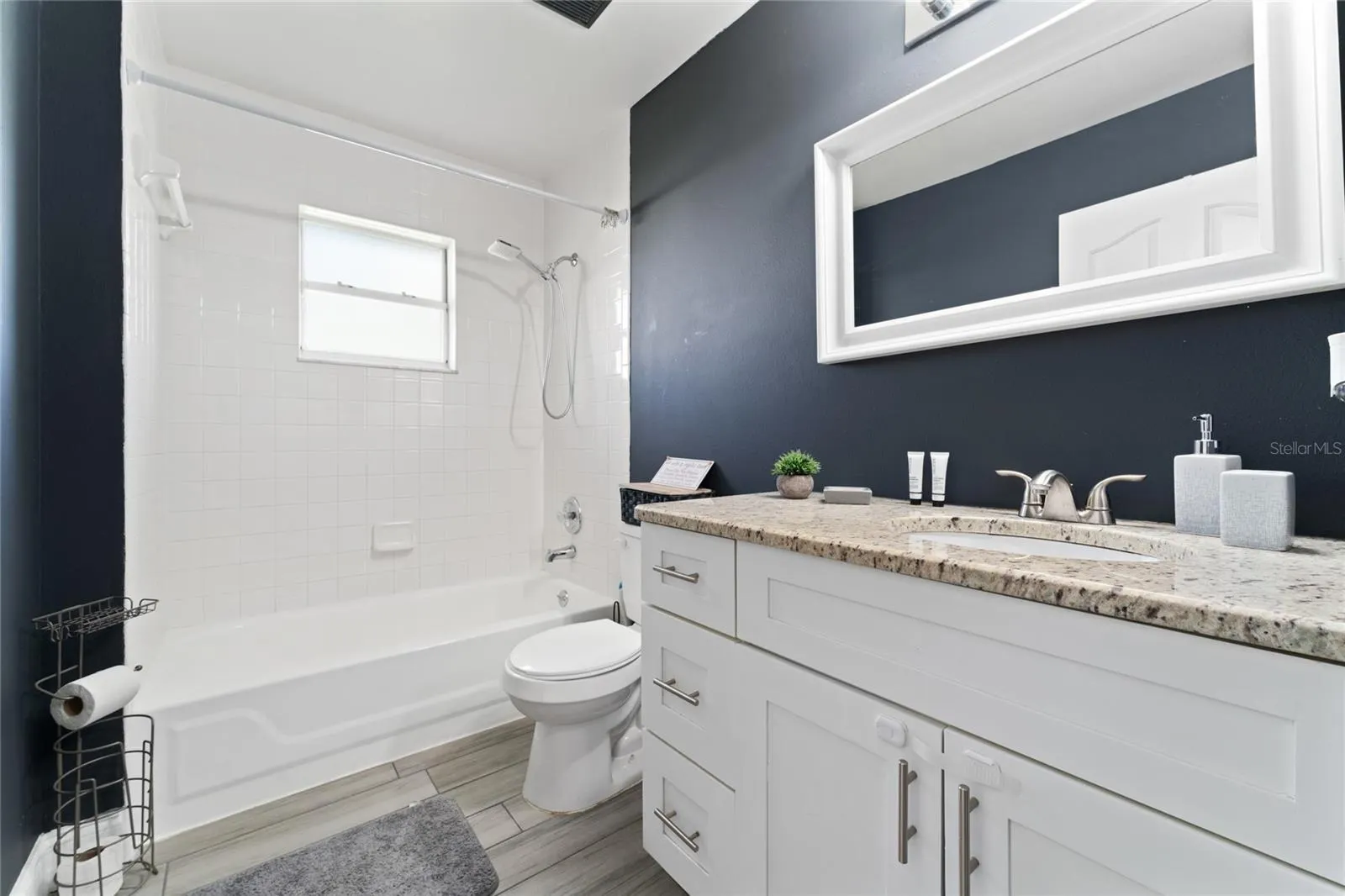 5565 LOMA VISTA LOOP
