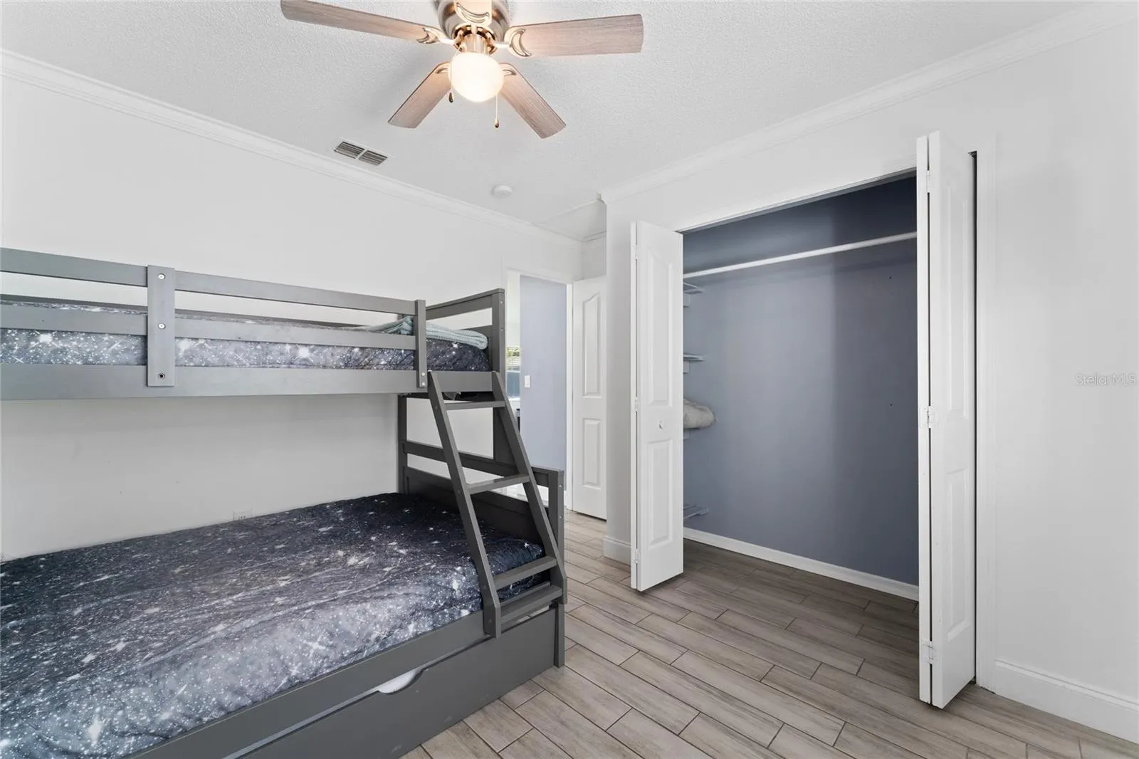 5565 LOMA VISTA LOOP