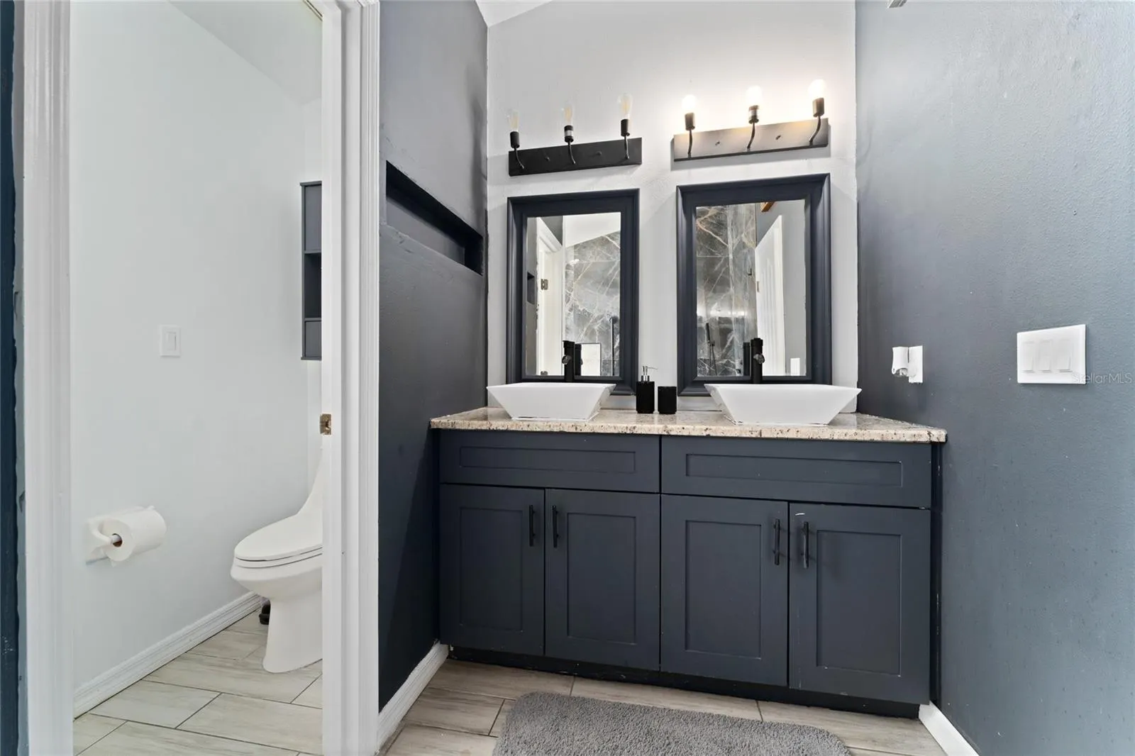 5565 LOMA VISTA LOOP