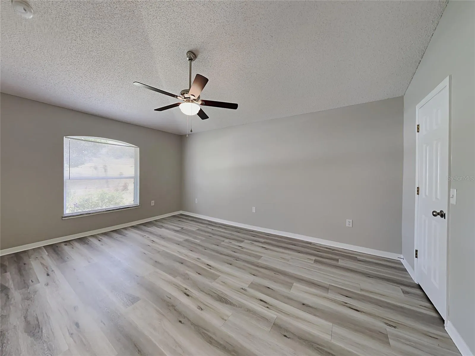 1317 DOVER DR