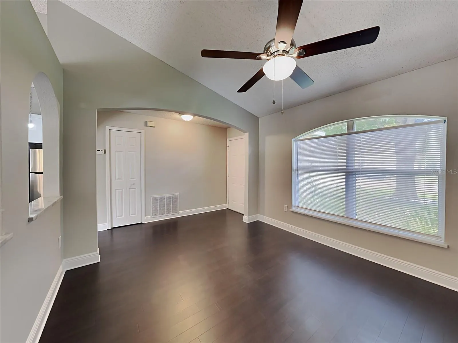 1317 DOVER DR