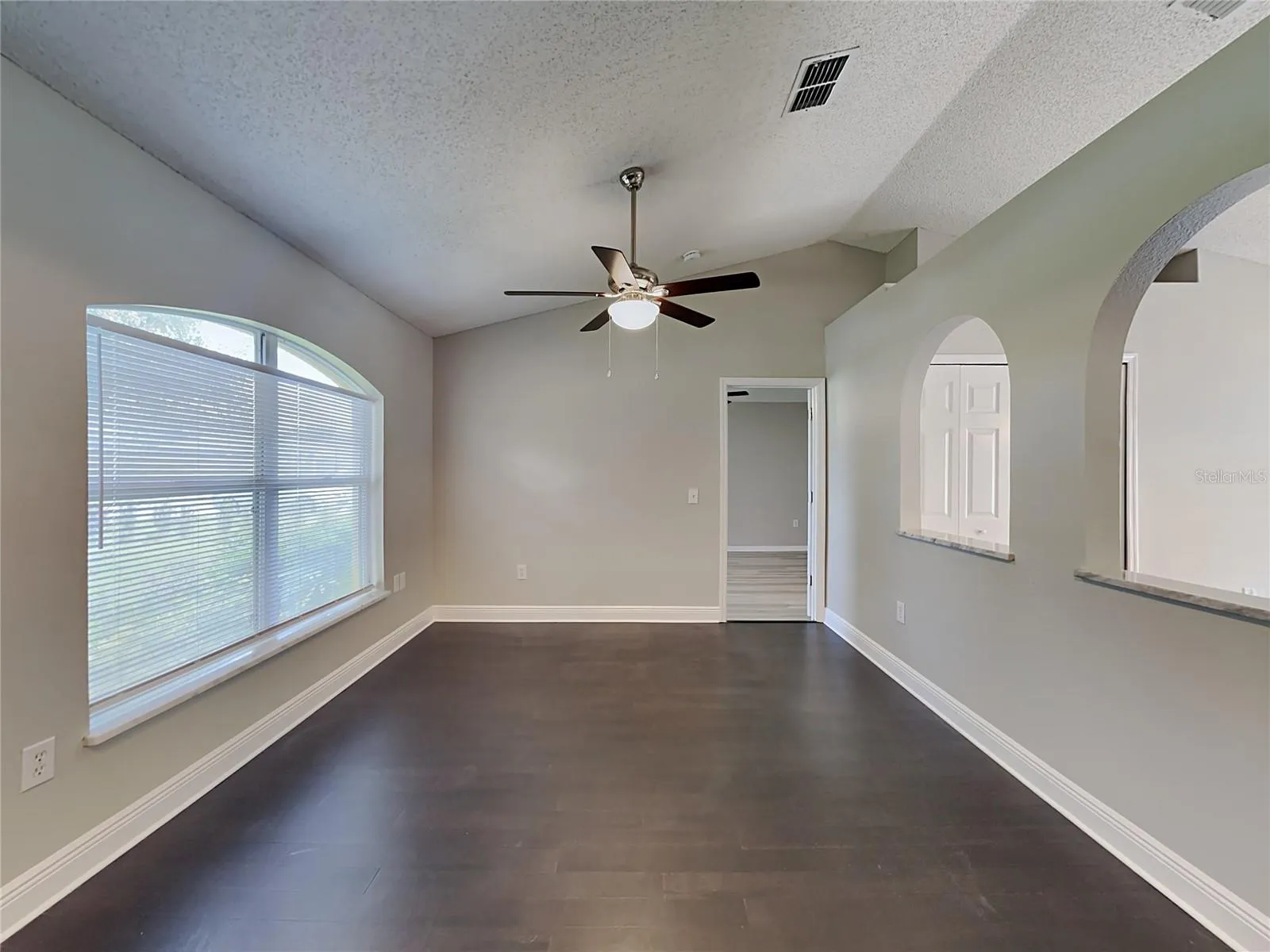 1317 DOVER DR