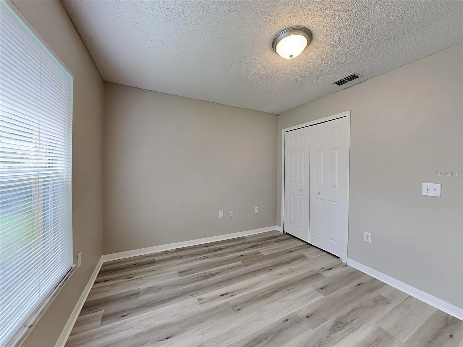 1317 DOVER DR