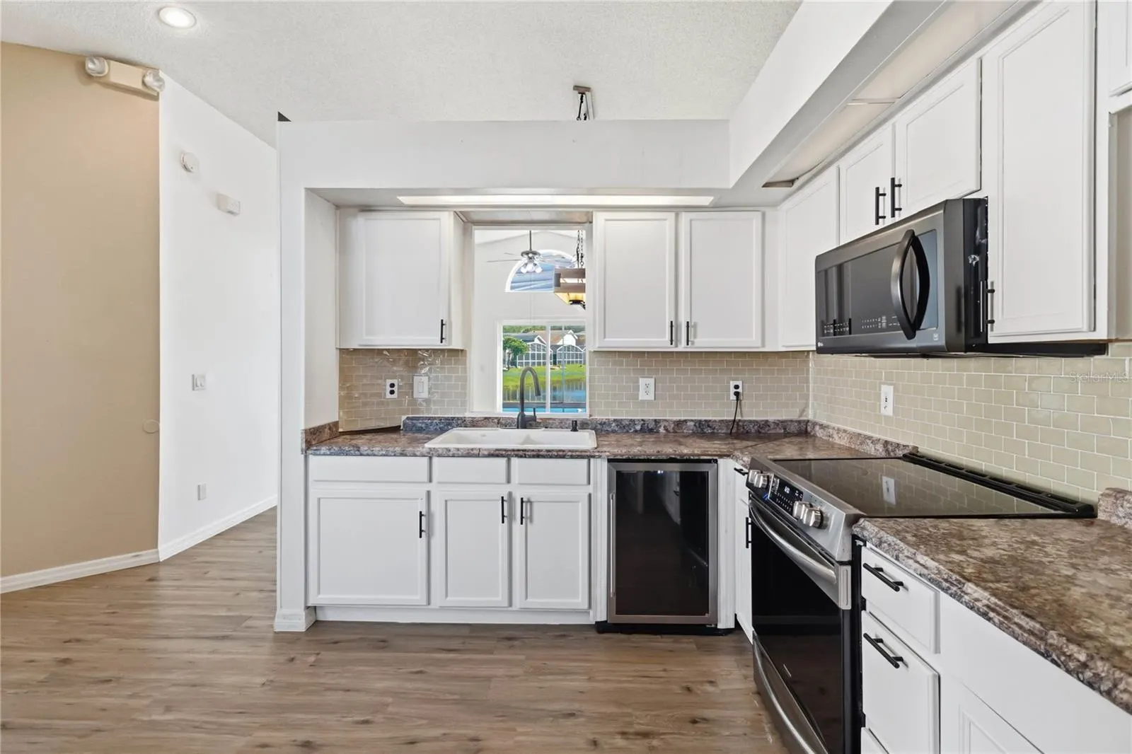 1611 BRIDGEVIEW CIR