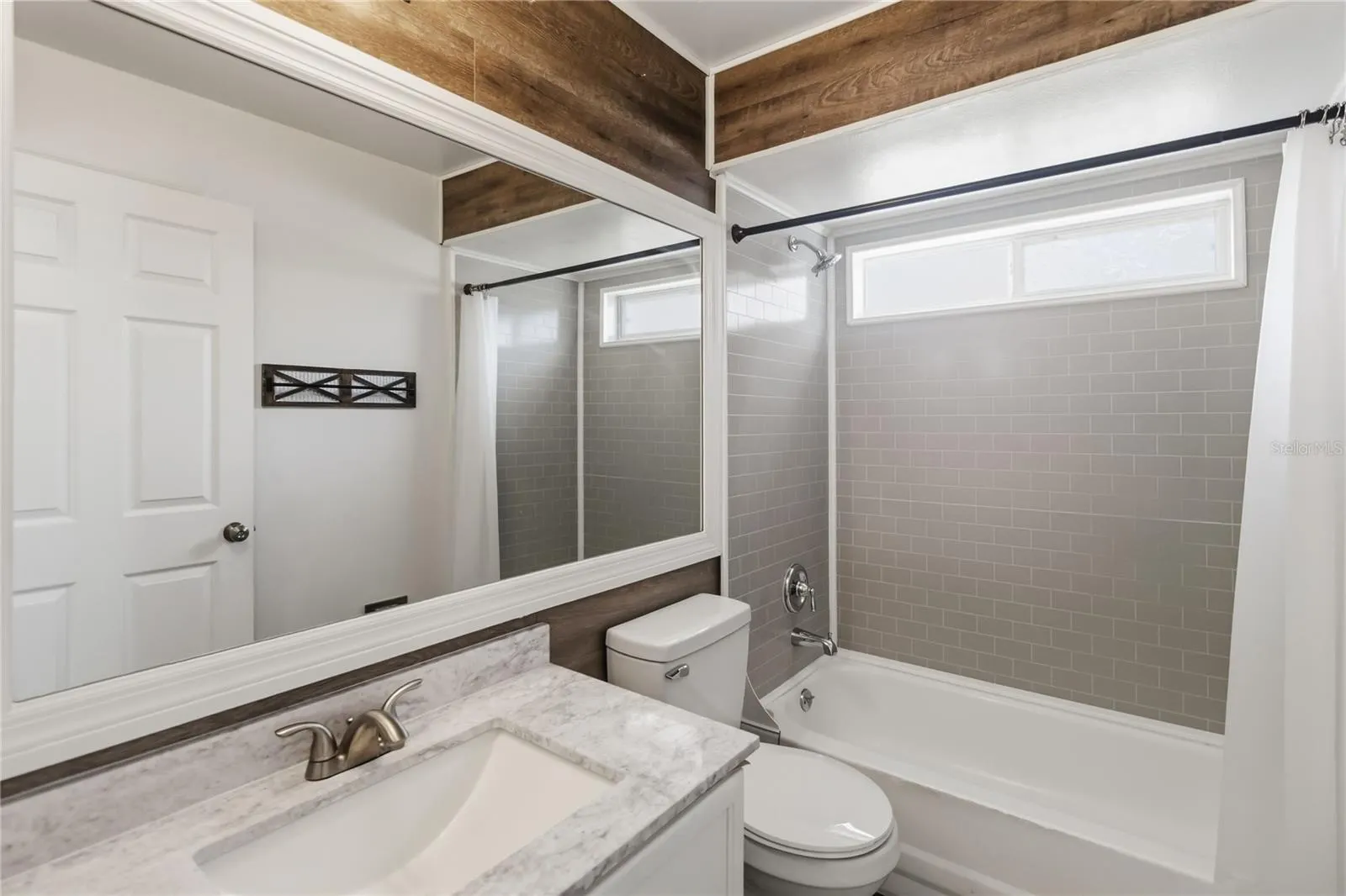 1611 BRIDGEVIEW CIR