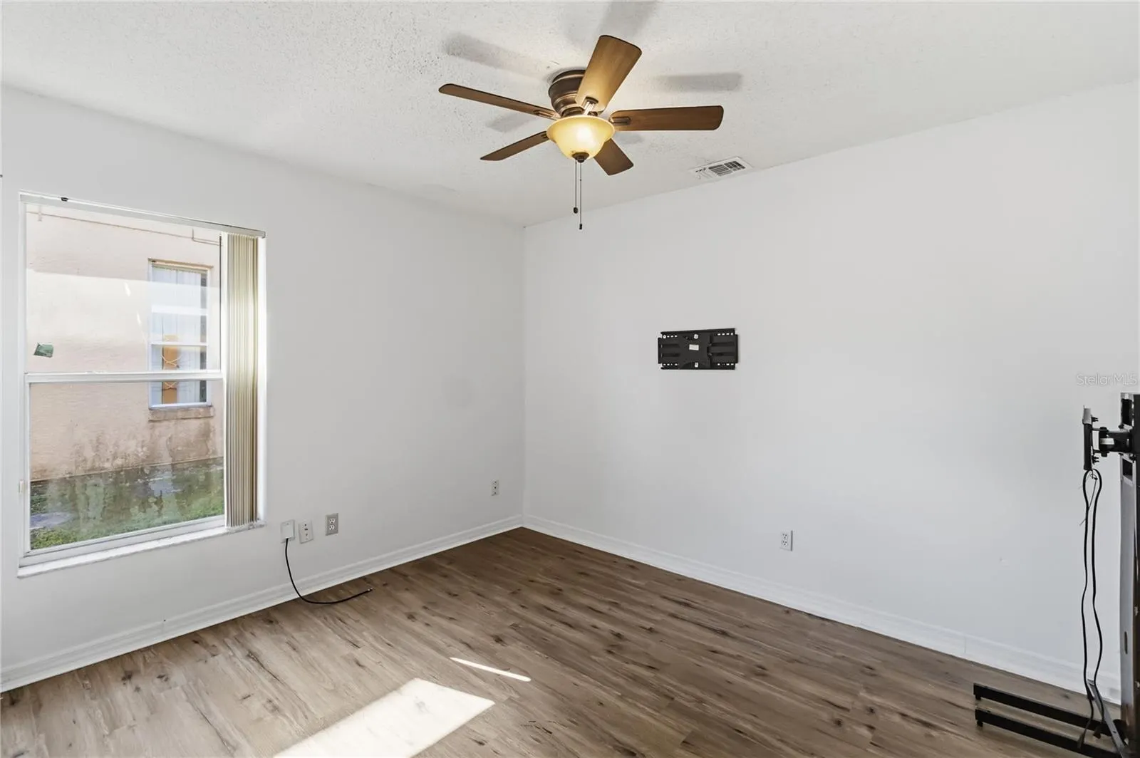 1611 BRIDGEVIEW CIR