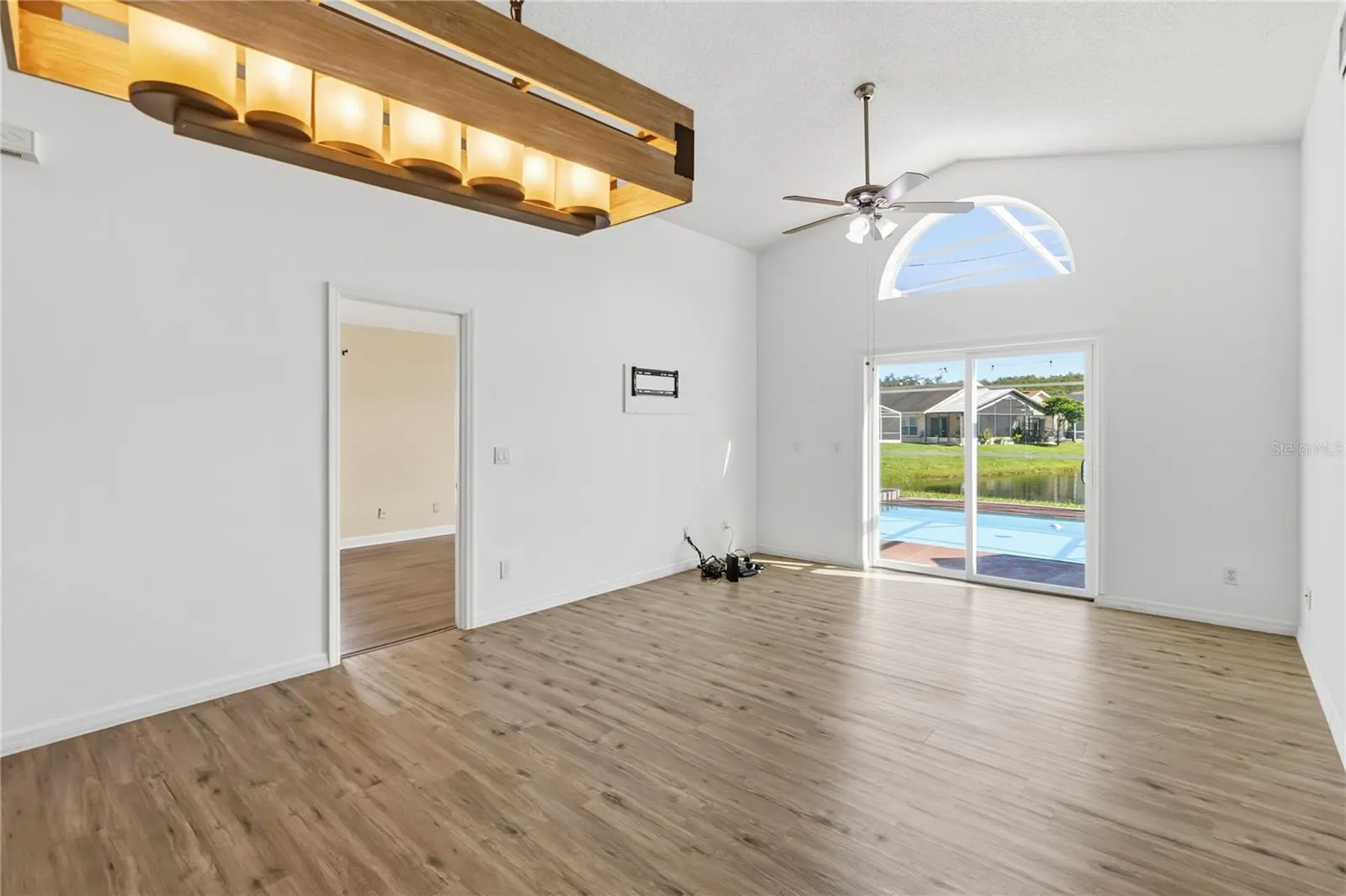 1611 BRIDGEVIEW CIR