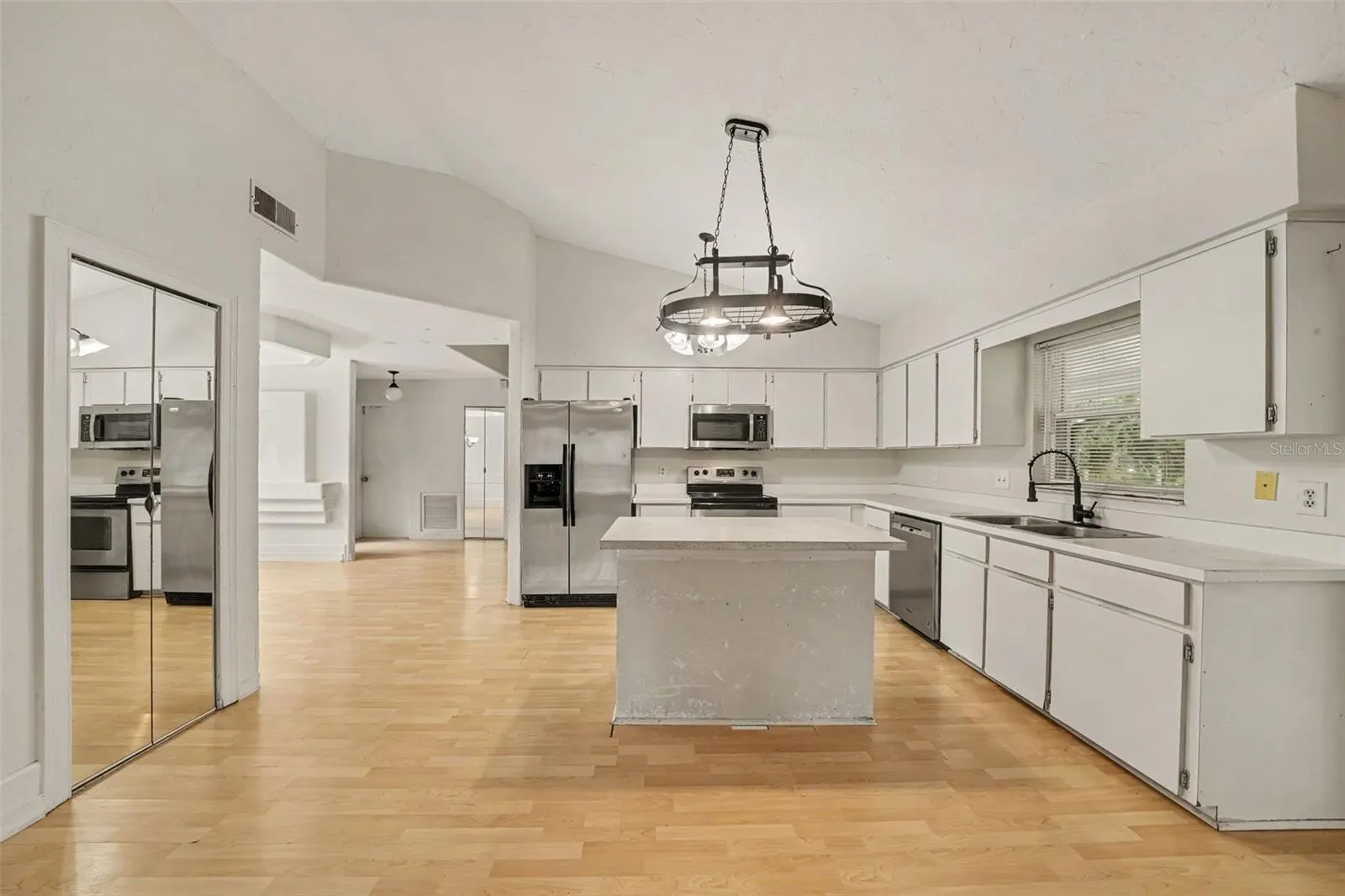 264 SUNRISE BLVD