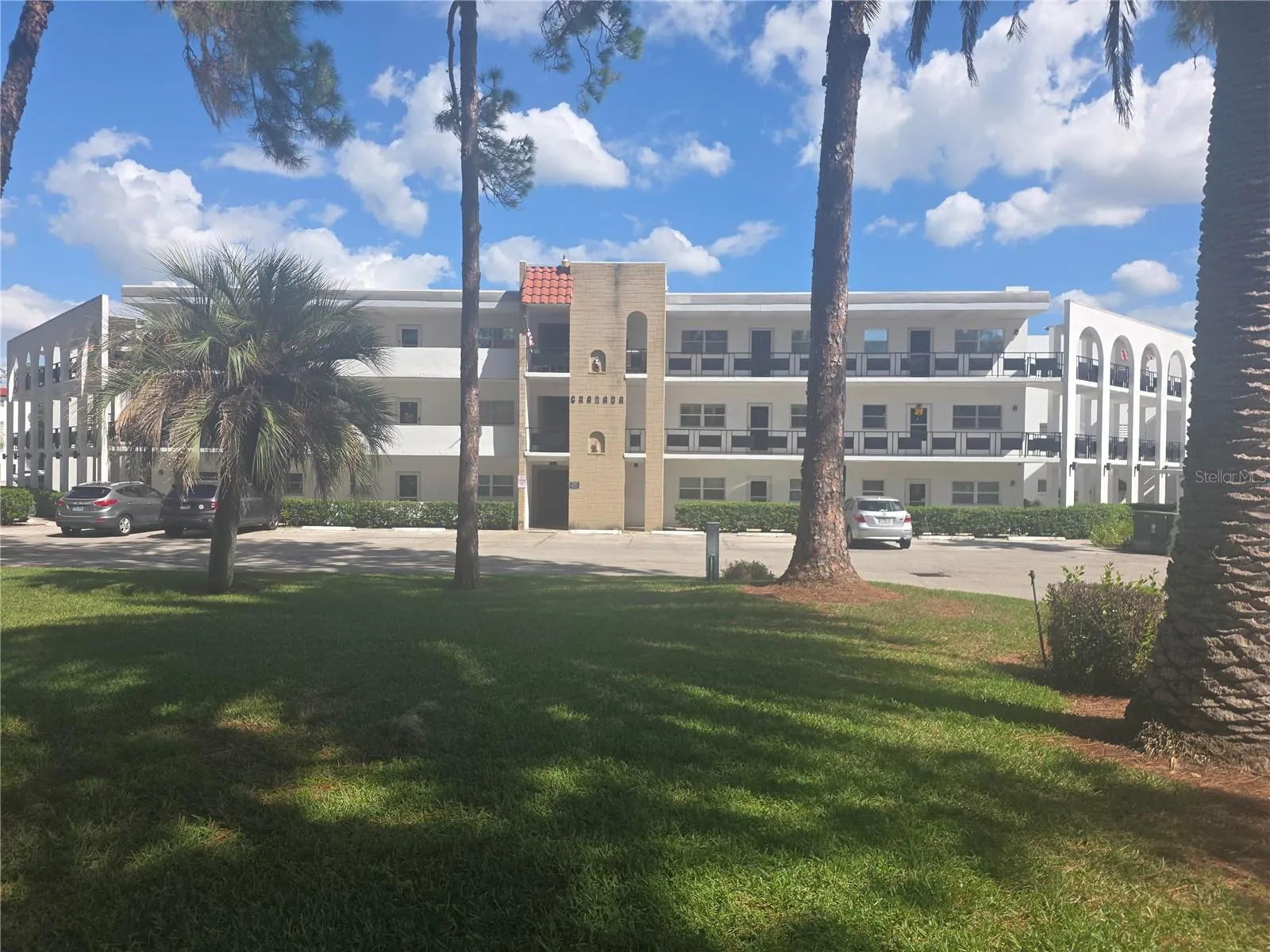100 EL CAMINO DR #208 #208