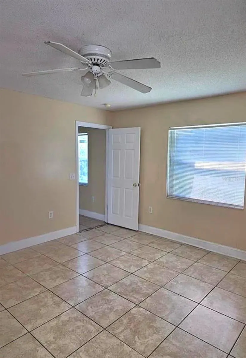 953 LOUVRE