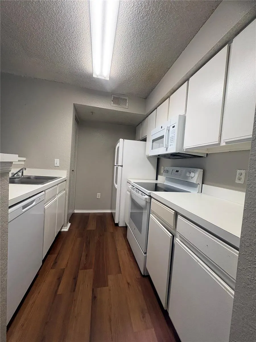 2208 ANTIGUA PL #923 #923