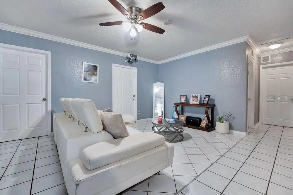 1530 NE 43RD CT