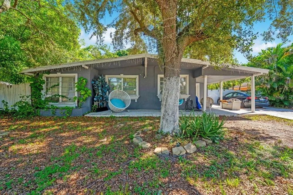 1530 NE 43RD CT