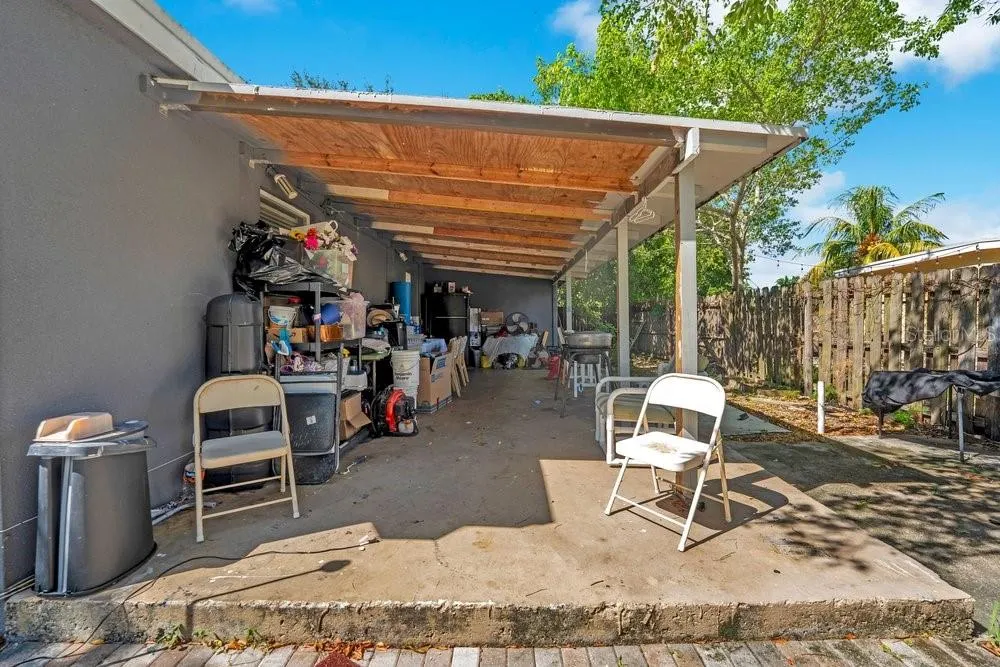1530 NE 43RD CT