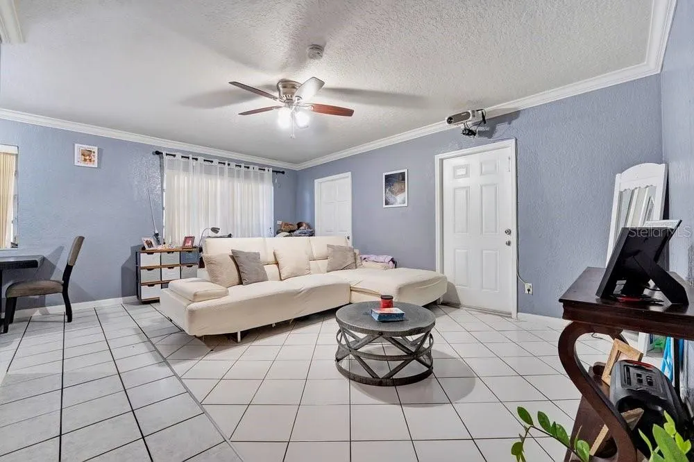1530 NE 43RD CT