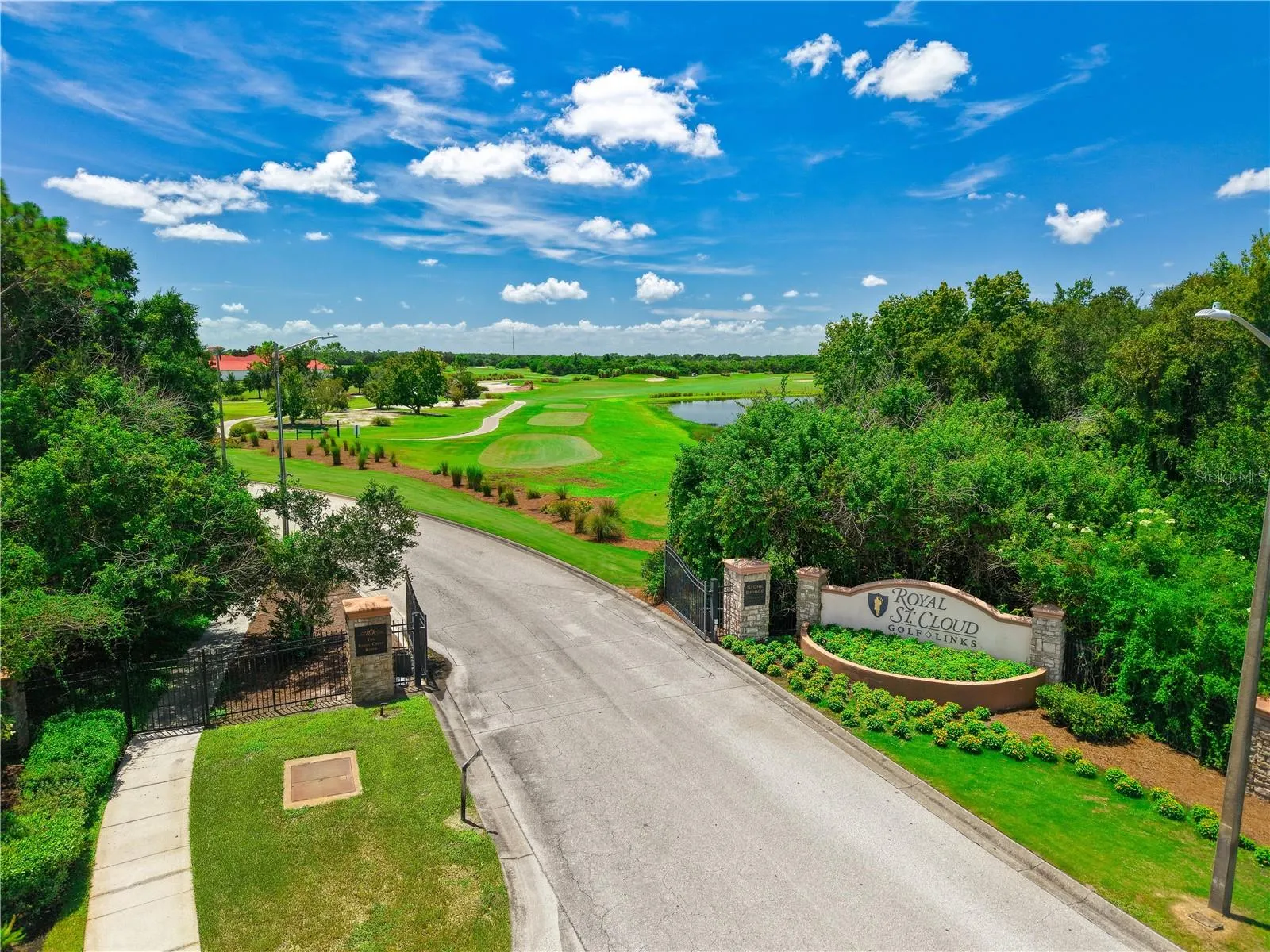 1853 HORSETAIL DR