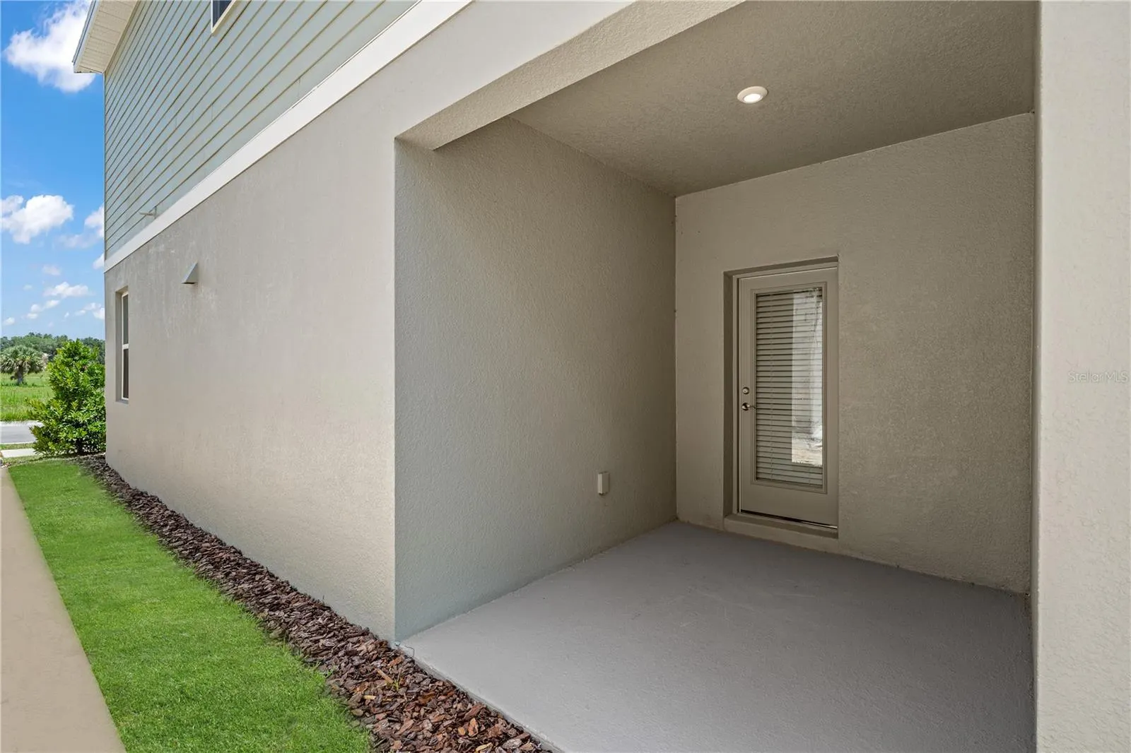 1853 HORSETAIL DR