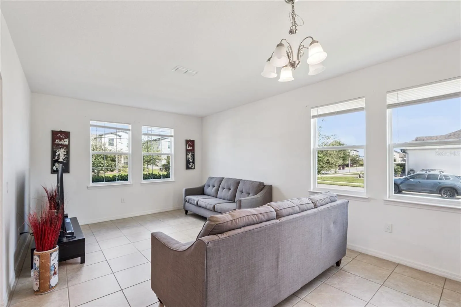 1181 HILLTOP PL