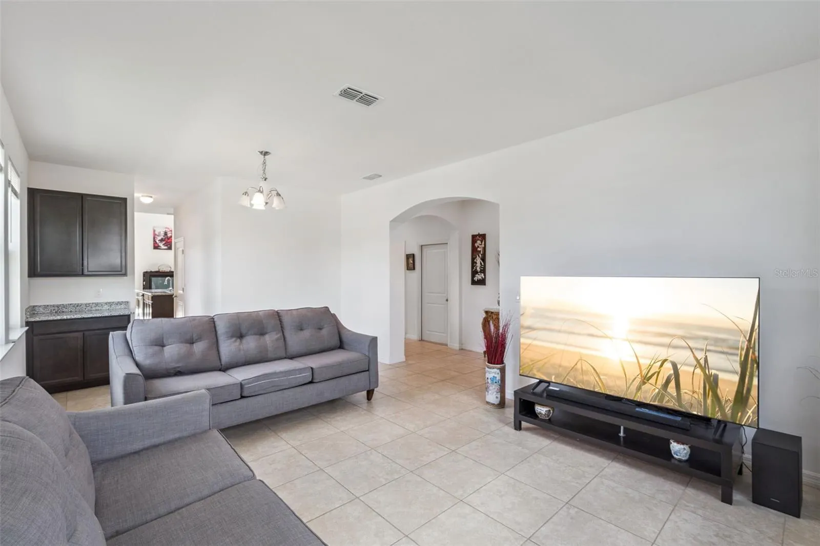 1181 HILLTOP PL