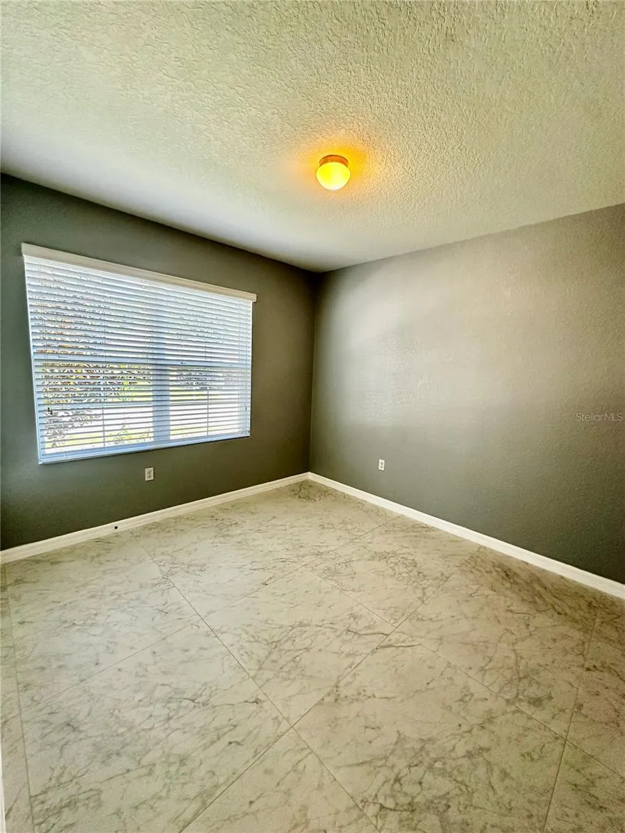 1437 WALLACE MANOR PASS