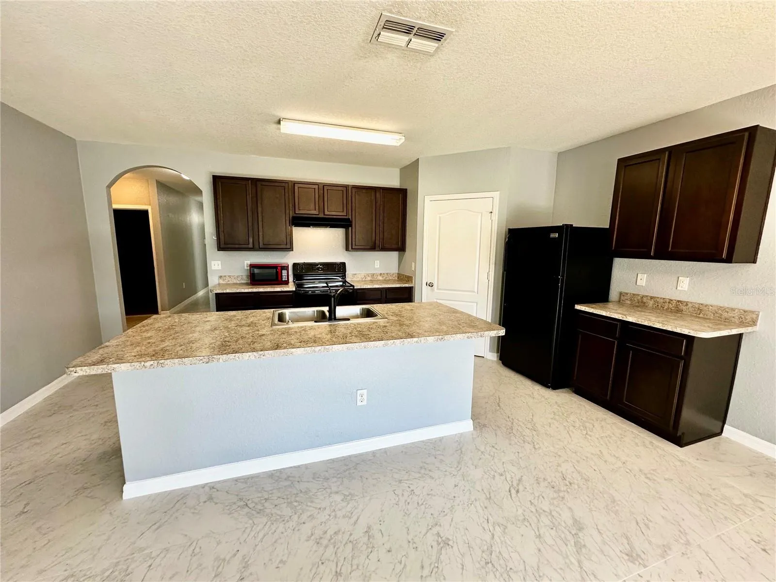 1437 WALLACE MANOR PASS
