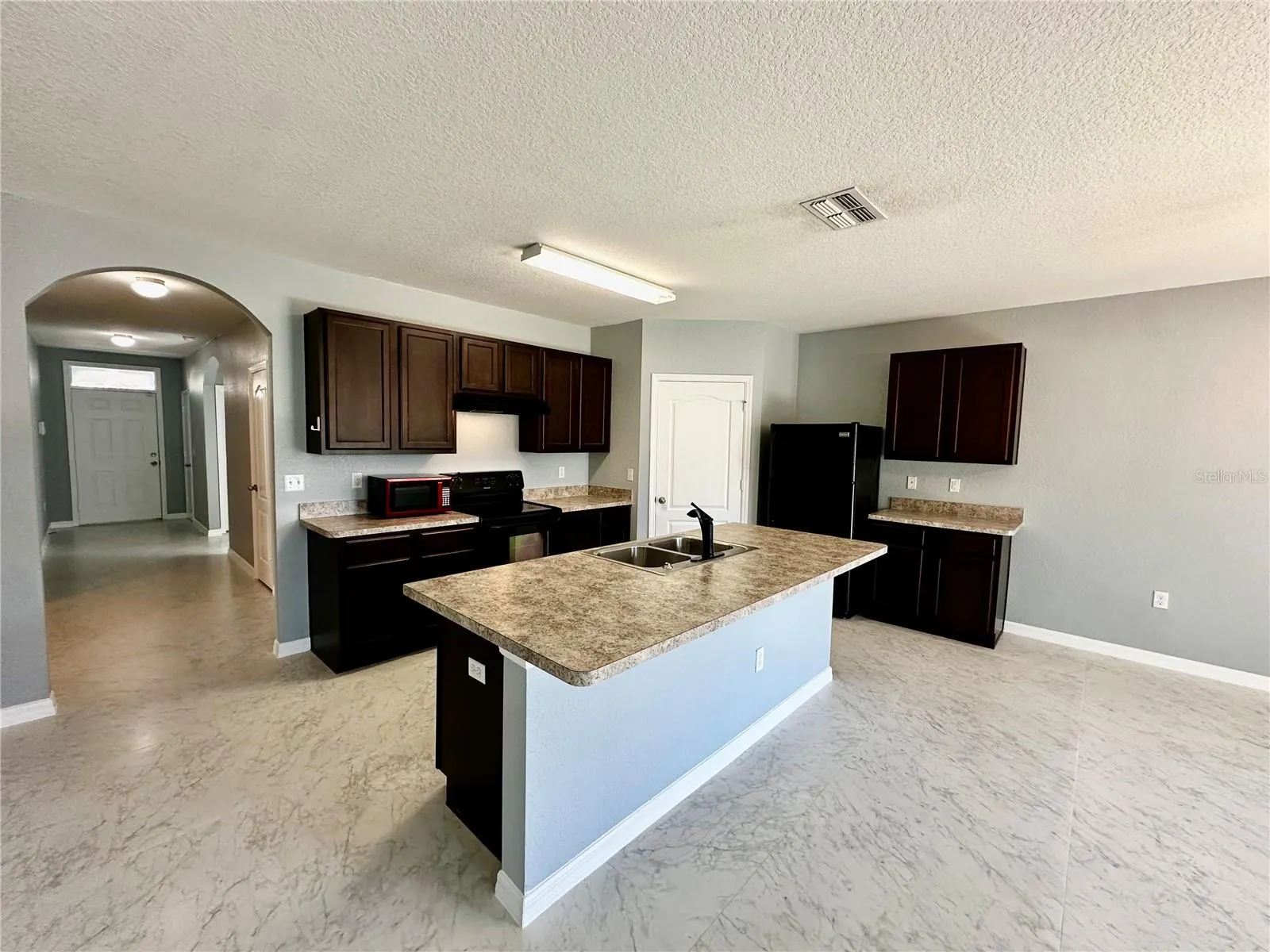 1437 WALLACE MANOR PASS