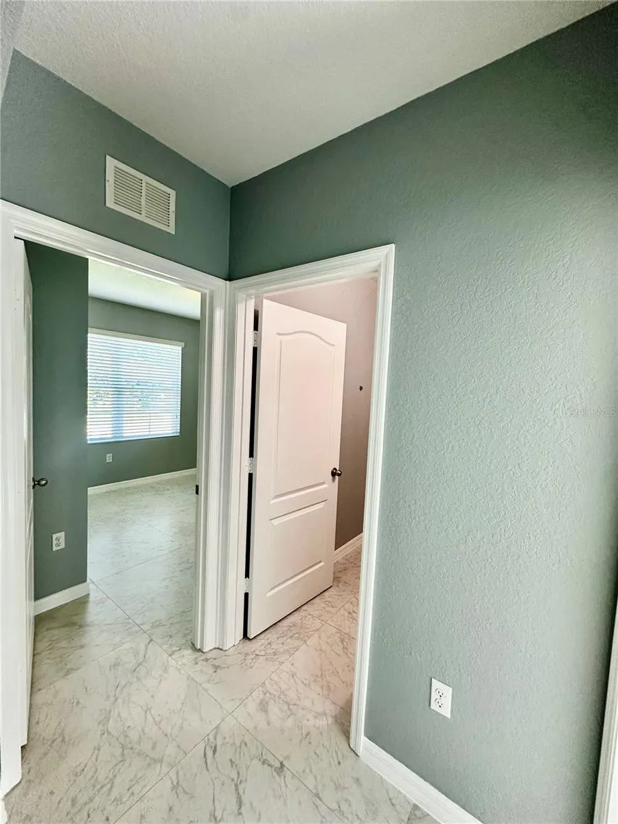 1437 WALLACE MANOR PASS
