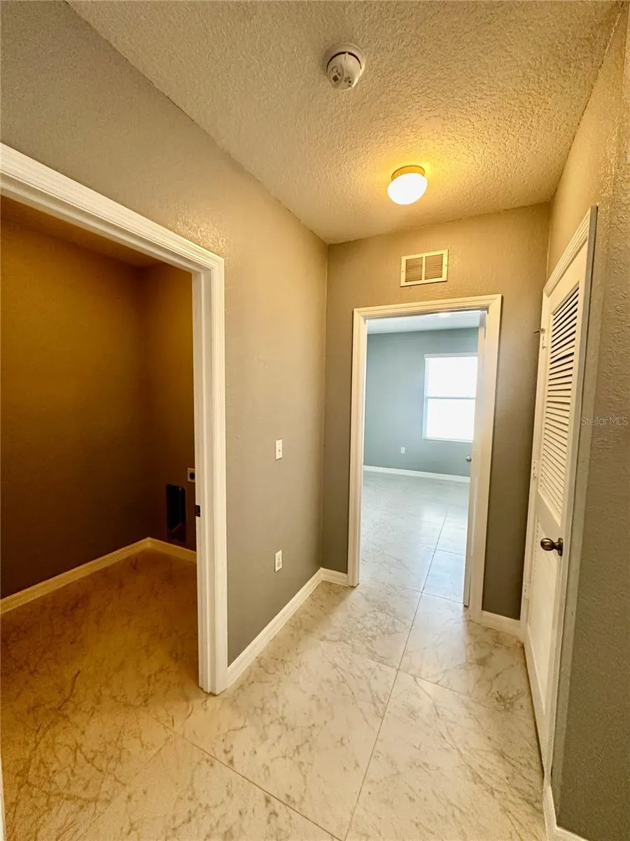 1437 WALLACE MANOR PASS