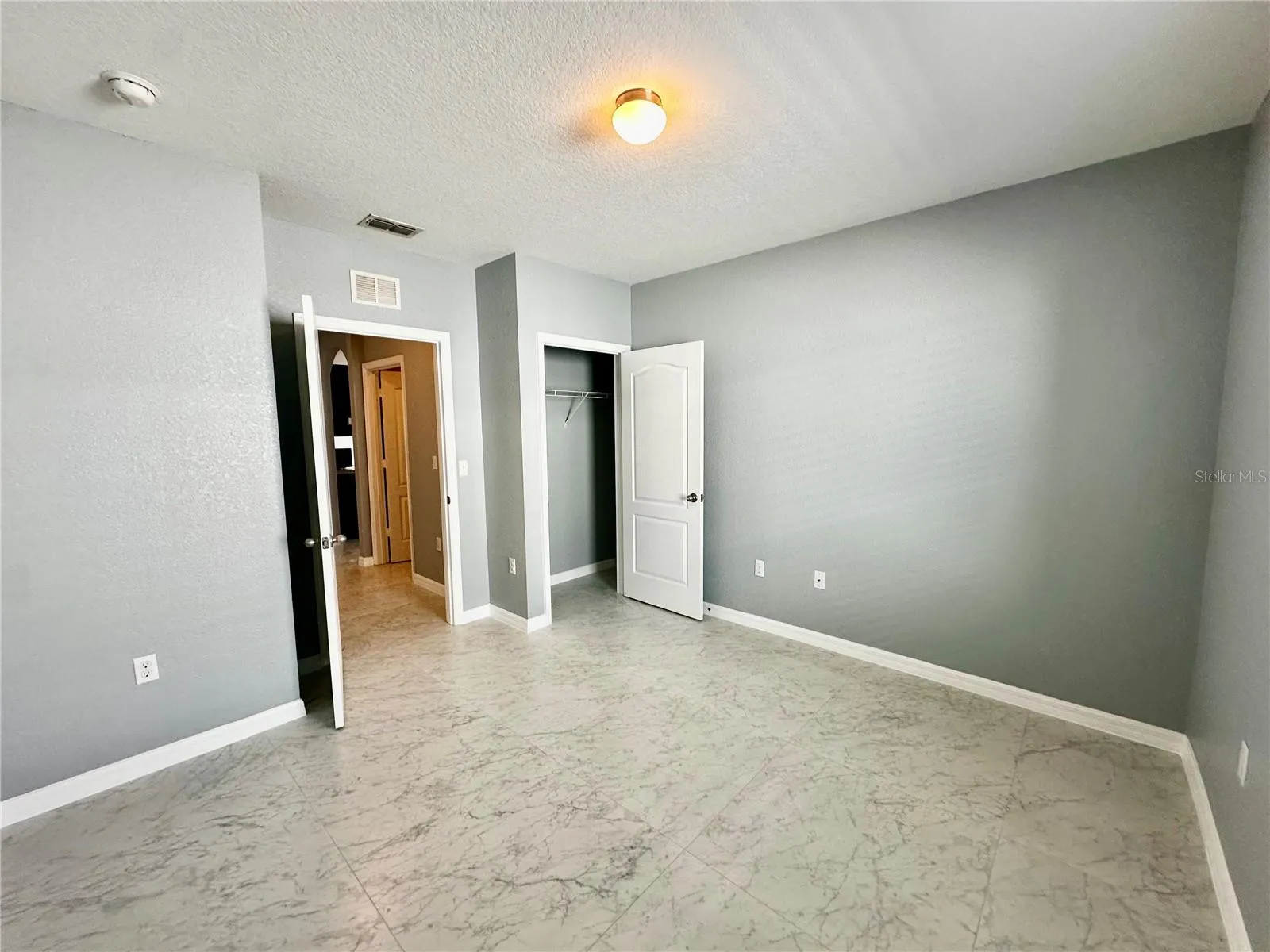 1437 WALLACE MANOR PASS