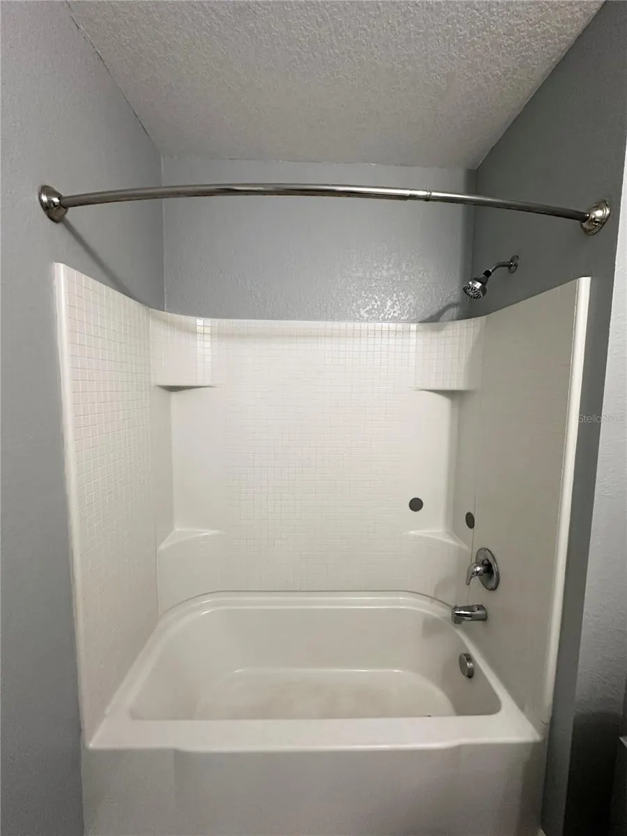 1437 WALLACE MANOR PASS
