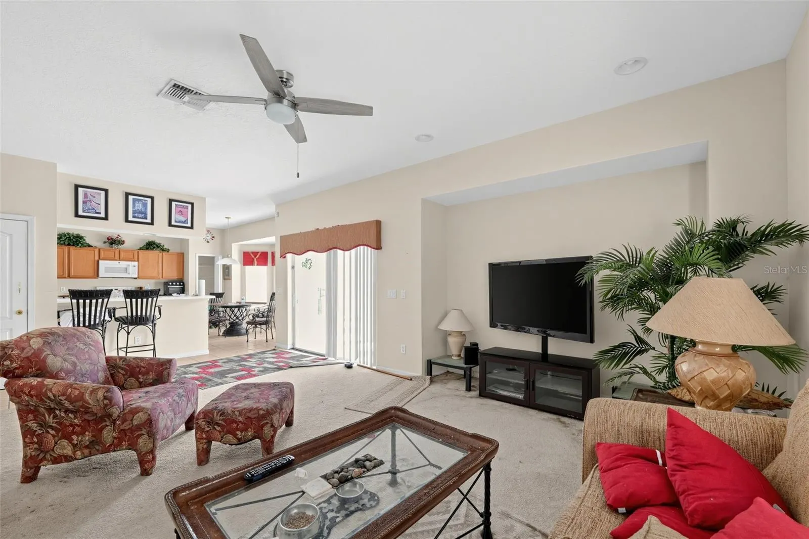 913 HENLEY CIR