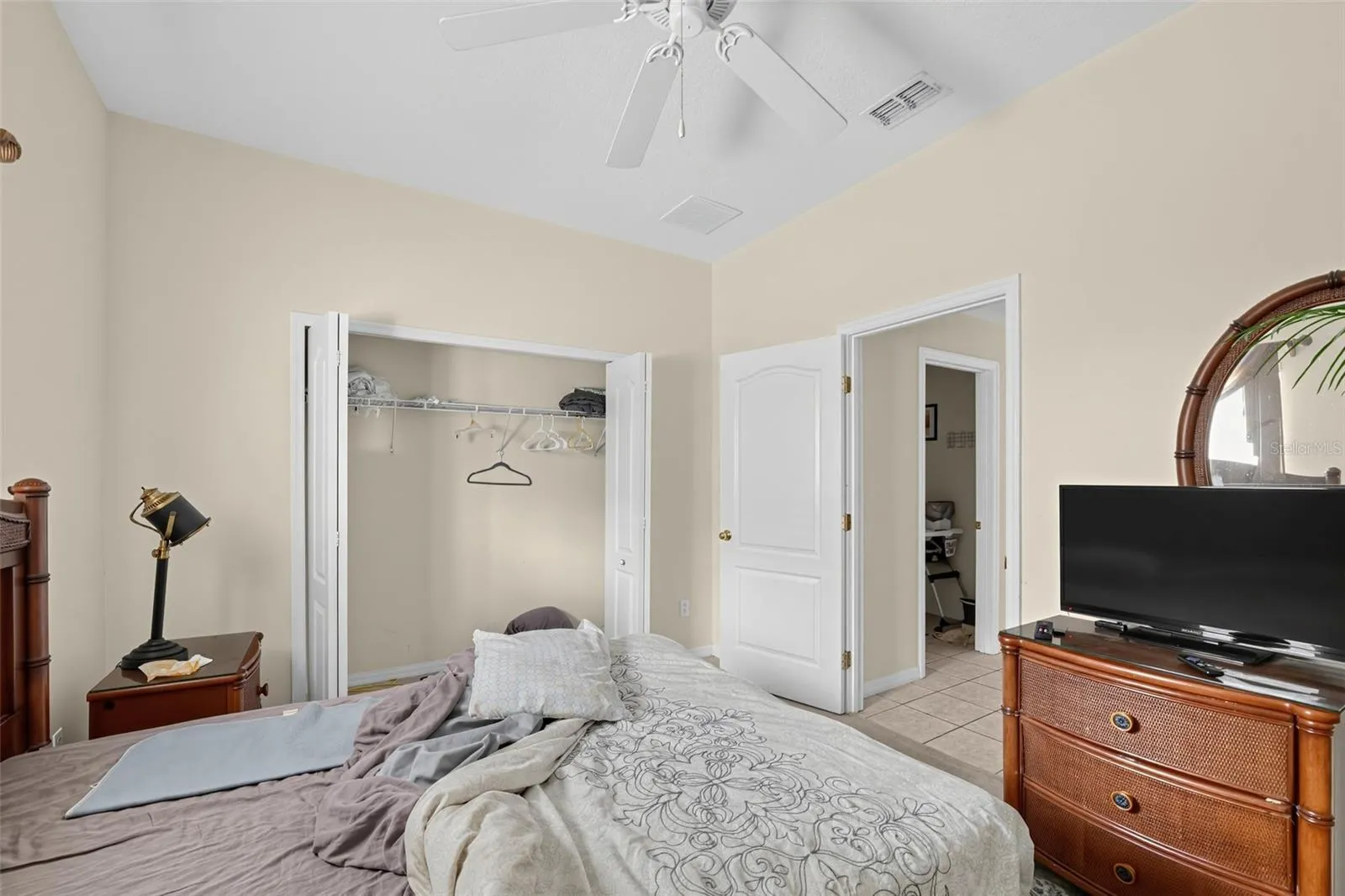 913 HENLEY CIR