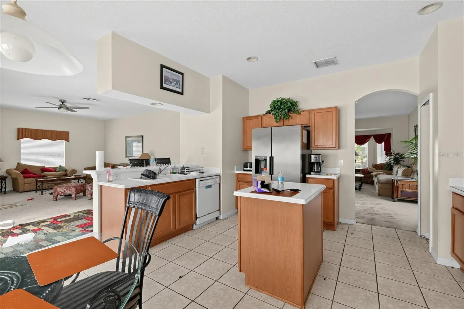913 HENLEY CIR