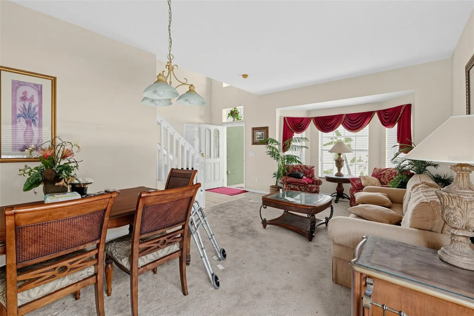 913 HENLEY CIR