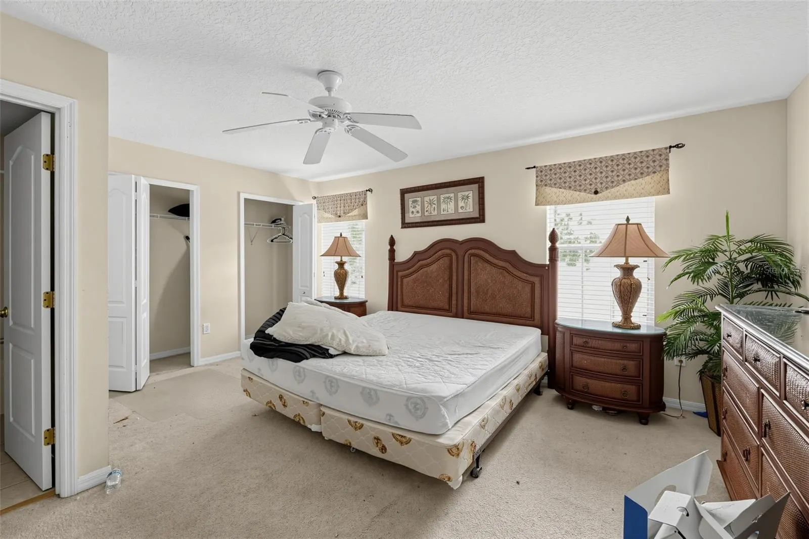 913 HENLEY CIR