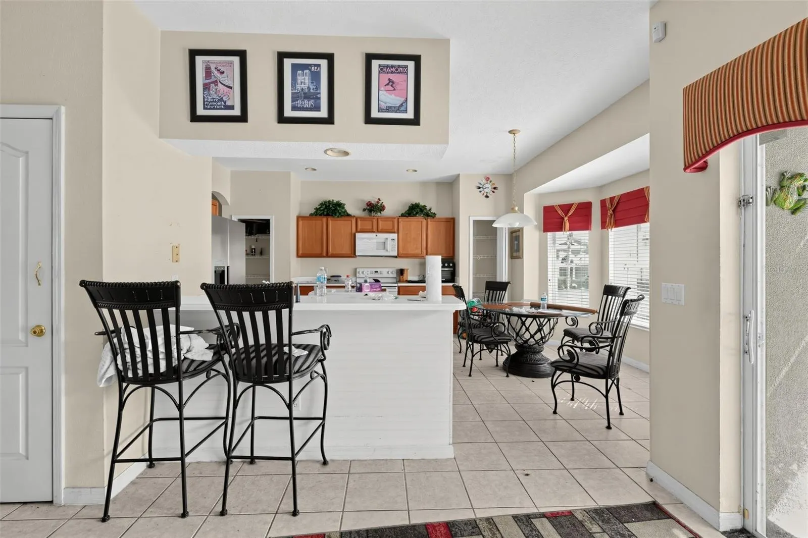 913 HENLEY CIR