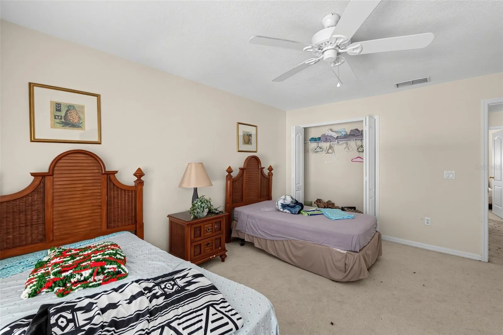 913 HENLEY CIR