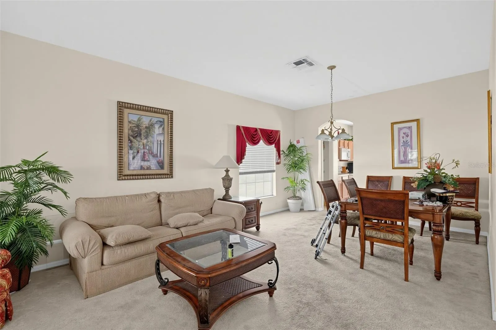 913 HENLEY CIR