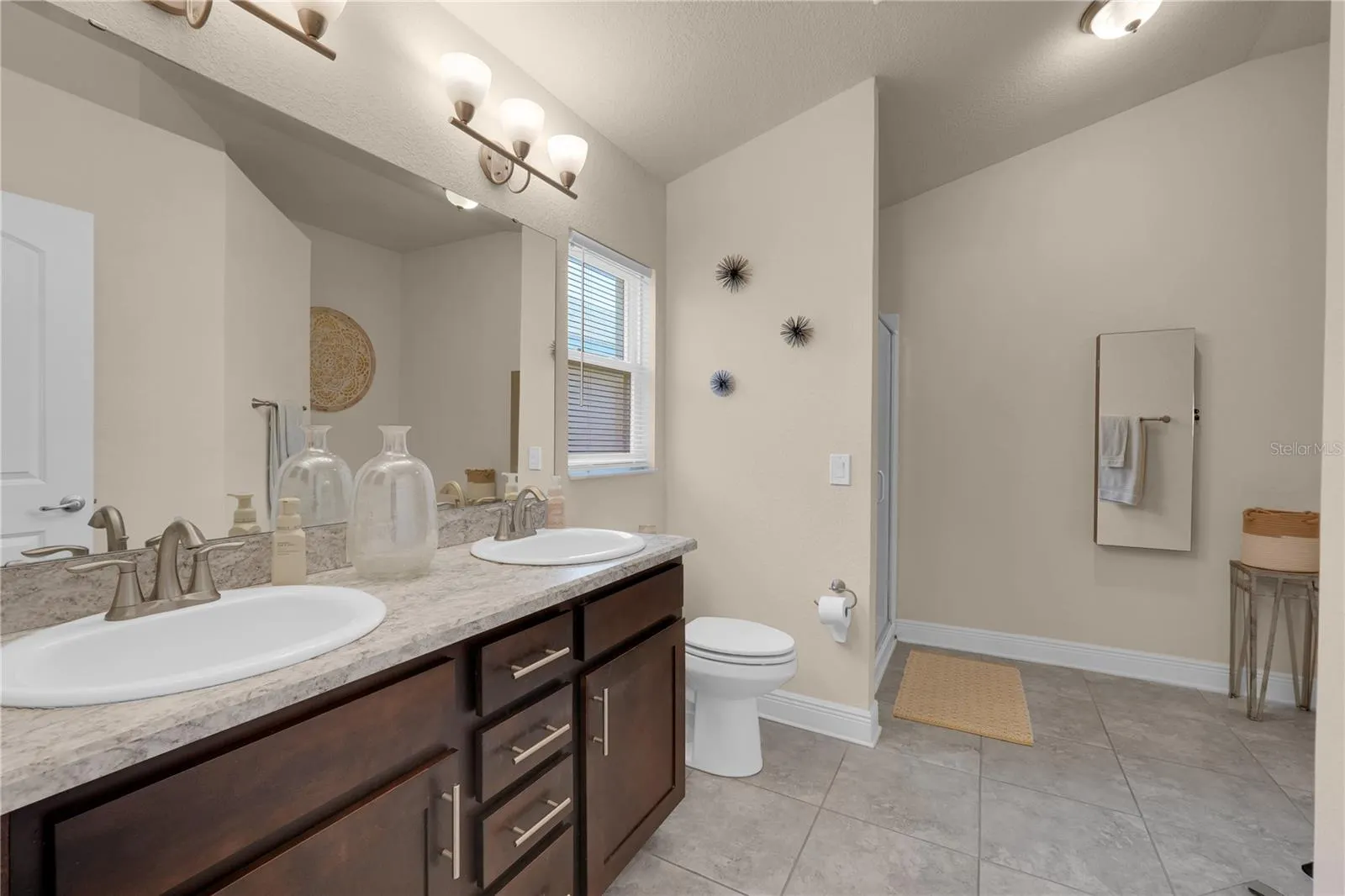 491 MEADOW POINTE DR