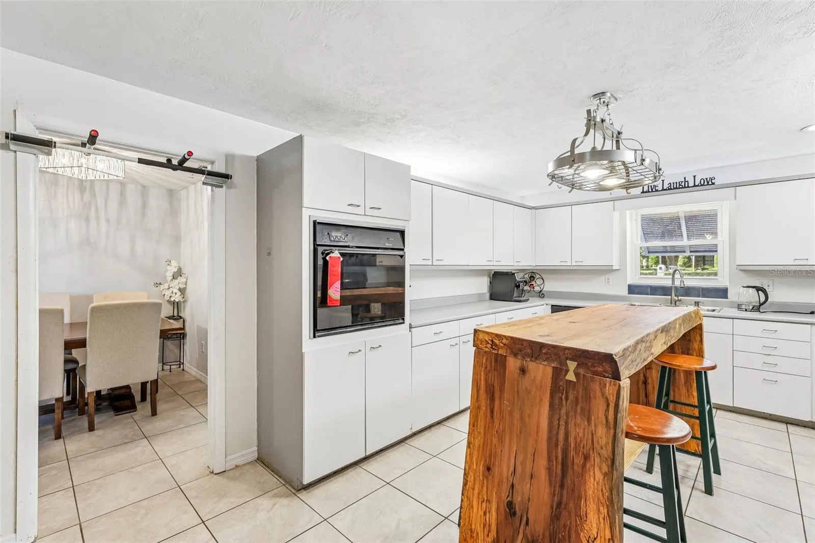 33 DRESDEN CIR