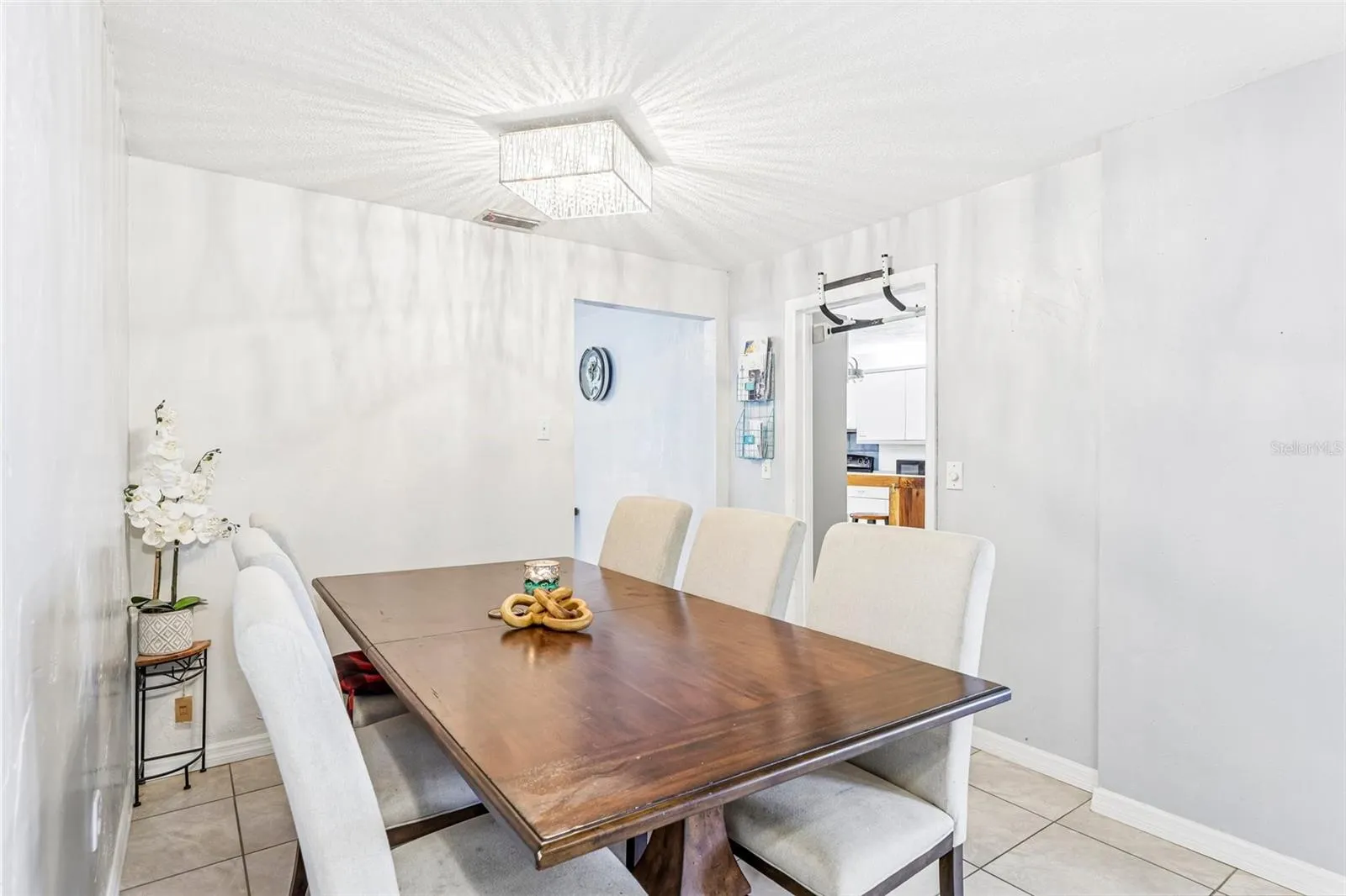 33 DRESDEN CIR