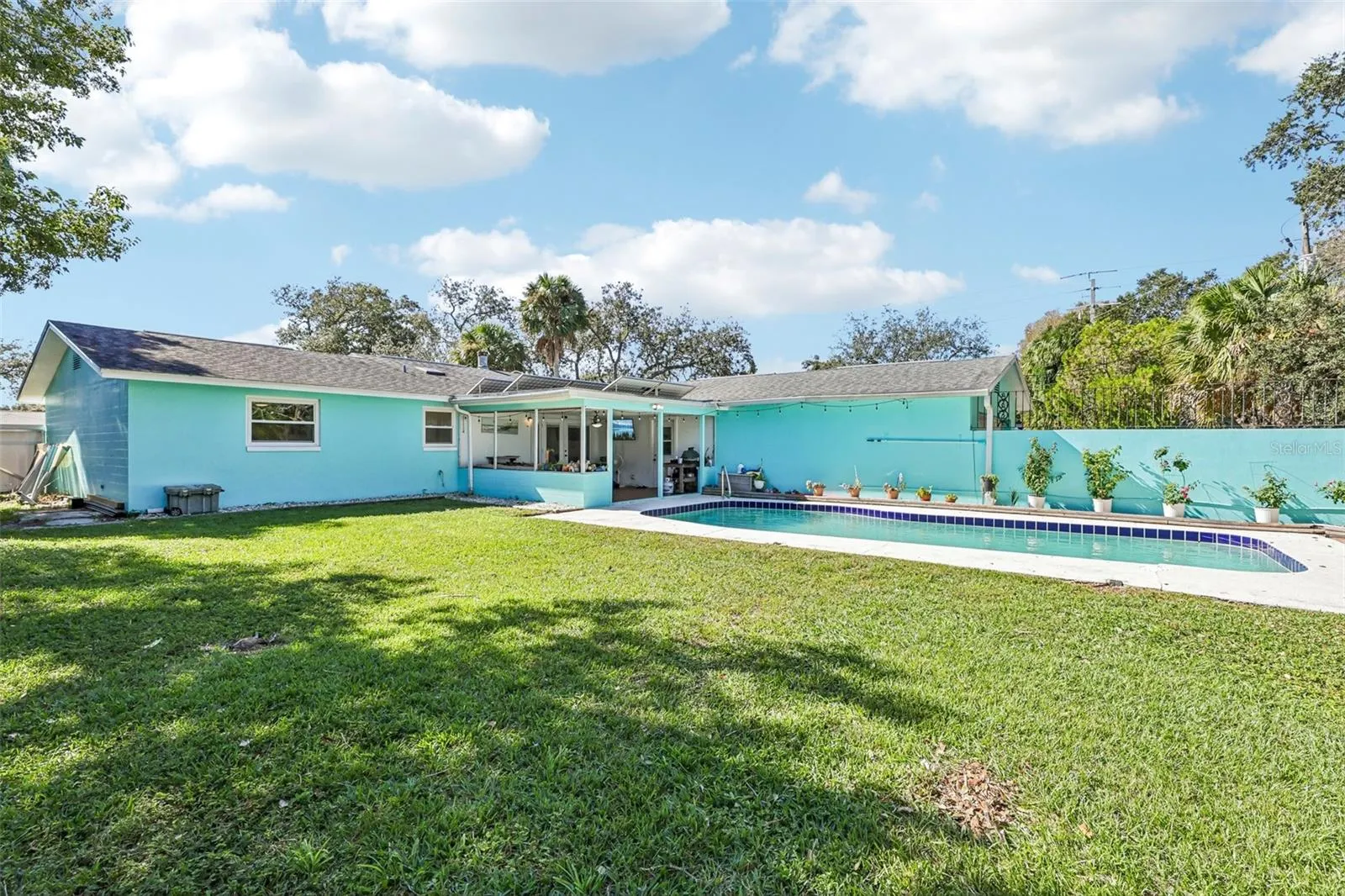 33 DRESDEN CIR